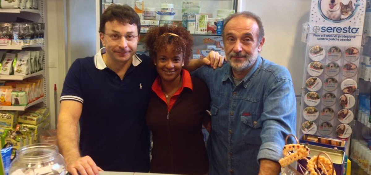Nella foto puoi vedere chi lavora dentro Mc Fido negozio per animali Firenze